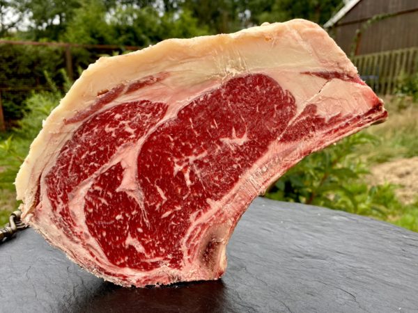 Prime Auslese! Entrecote in Bone vom Rotbunten Rind, Dry Aged, Rib Eye