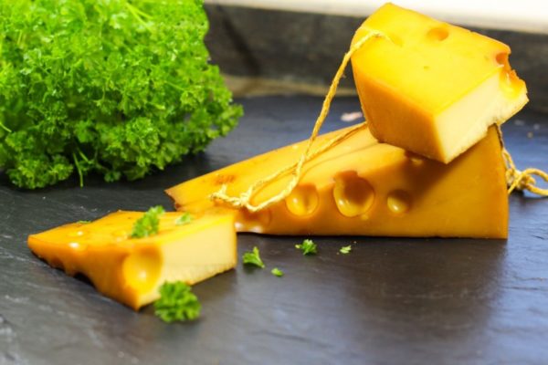 Geräucherter Leerdamer Käse